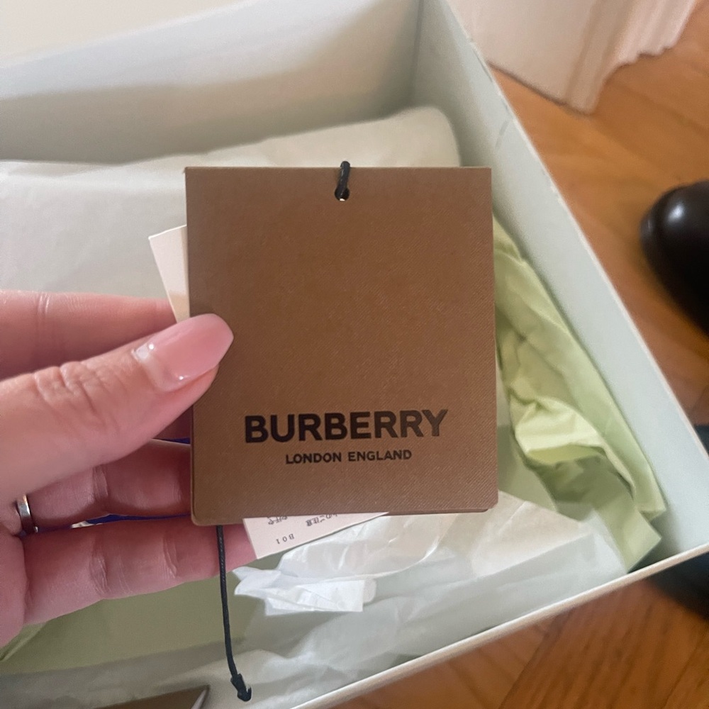 Burberry Boots Size 9 new, never worn - Picture 8 of 10